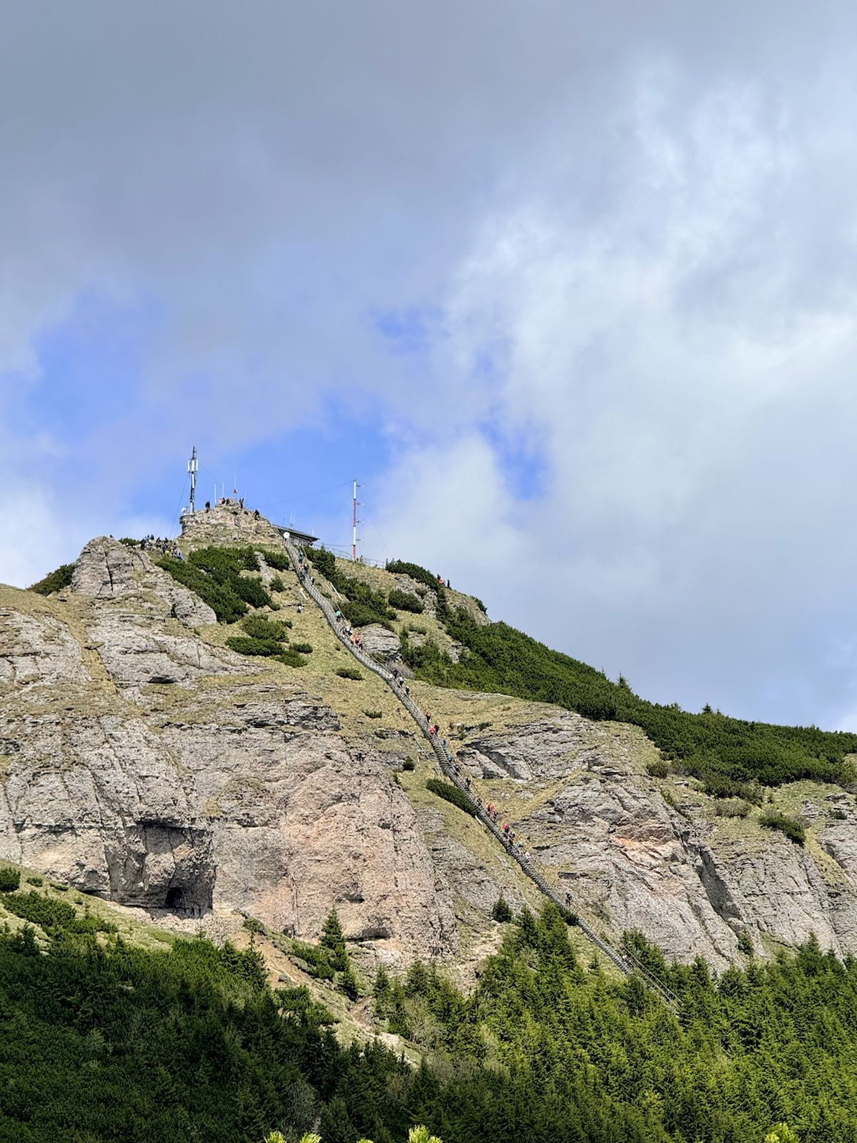 Vinul împărțit în 6 după drumeție